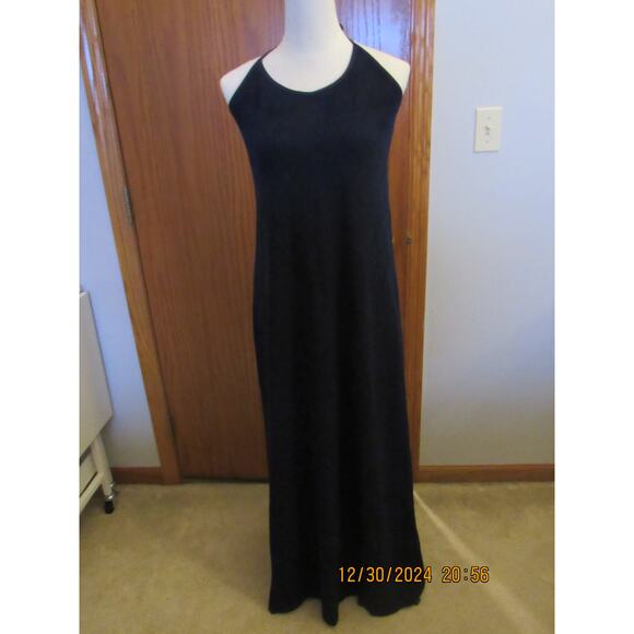 Sleek Navy Blue Dress – Medium, Floor-Length Elegance - Picture 1 of 9